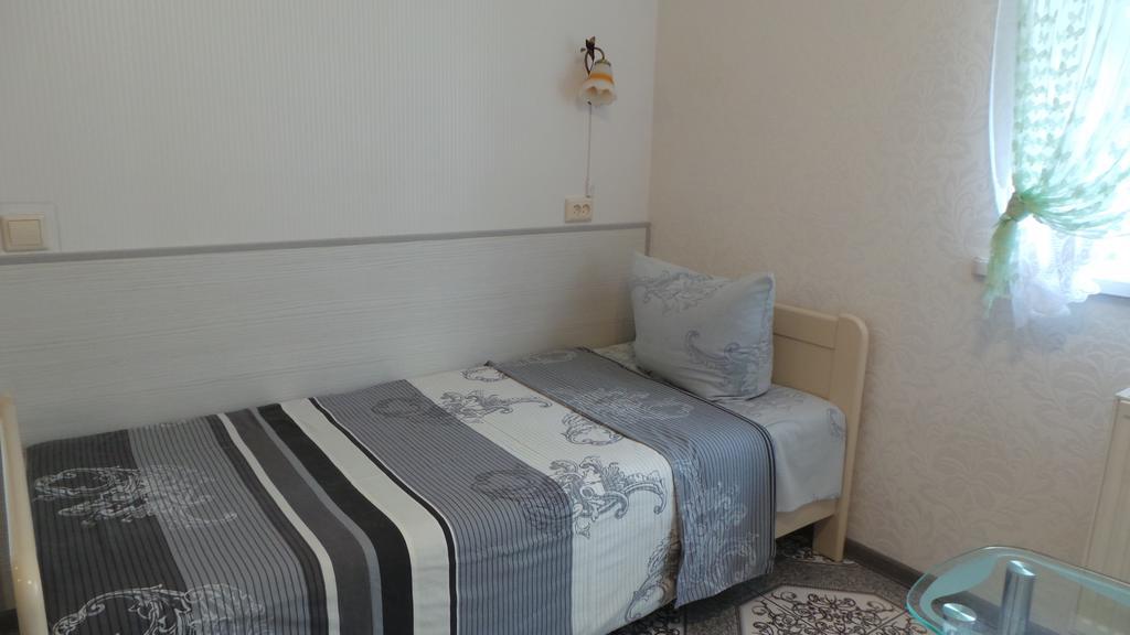 U Viktora Guest House Brest Extérieur photo